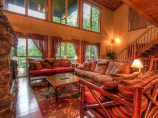 STUNNING cabin with a MOUNTAIN VIEW, hot tub, and dog friendly! - Sevierville - 3
