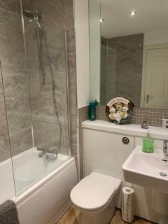 Junique Modern Ground Floor Apartment - 2 bedrooms - Aberdeen - 2