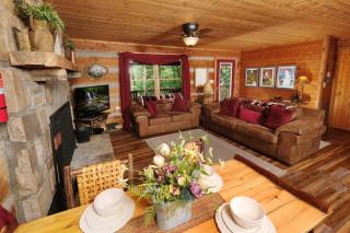 Comfy log cabin-mountain views and a hot tub! - Sevierville - 3