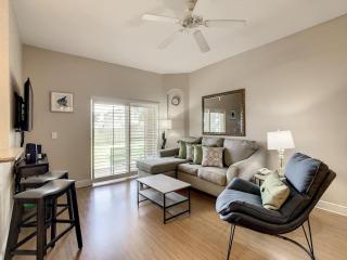 Anna’s Regal Townhome: Comfort & Style Await - Davenport - 7