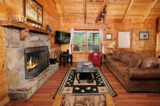 Pet friendly 2 bedroom with hot tub and arcade game! - Sevierville - 8