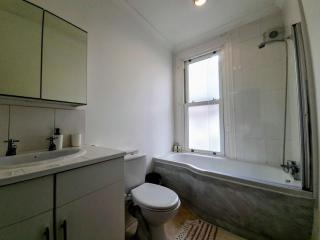 Four Bedroom House by Brookland Stays Serviced Accommodation Short Lets Brighton & Hovewith Free WiFi - Brighton et Hove - 2