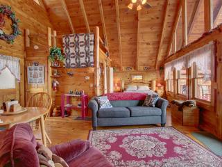 Check out this MOUNTAIN VIEW from the hot tub HONEY BEAR HIDEAWAY! - 7