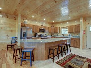 Mountain View, Theatre Room With Huge Tv, Pool Table, Arcade Game, And More! - Gatlinburg - 1