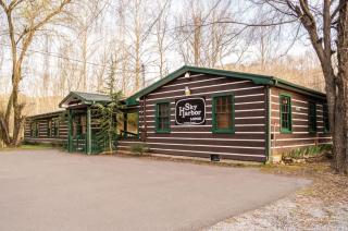 The lodge of your Smoky Mountain Dreams! Games, hot tub, and space for large groups! - Sevierville - 4
