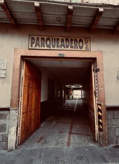 Elegante Casa Colonial con 4 dormitorios y free parking ubicada a 3 cuadras del Parque Calderon - Cuenca - 7