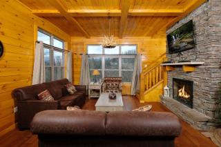 Hot tub, pool table, and AMAZING VIEW! Gorgeous! - Gatlinburg - 3