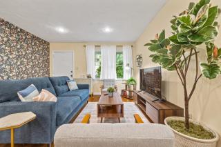 Charming 2BR in Buckhead with Backyard - Atlanta - 4