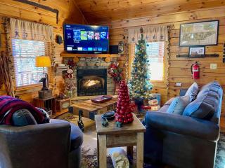 Perfect 2BR with fire pit, hot tub, and the BEST Smoky Mountain view! - Sevierville - 5