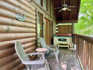 Studio in Gatlinburg with hot tub- super cozy! - Gatlinburg - 8