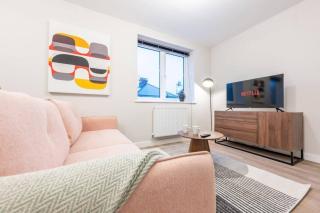 Luxurious 2 Bed Apartment Cardiff Central - 9