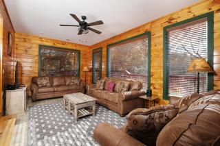 Sleeps 22, mountain view, game room, pet friendly! - Sevierville - 5