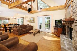 3BR with mtn view and hot tub in Wears Valley! - Sevierville - 4