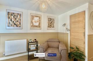 Five Bedroom House By StayComfort Short Lets & Serviced Accommodation Canterbury With Garden & Parking - 6