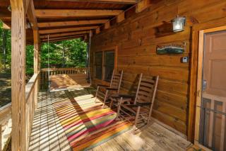 Cozy 3Br slps 8 hot tub, porches, great location - 8