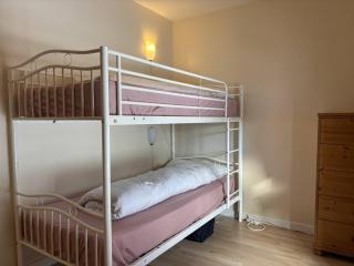 Maison spacieuse et fonctionnelle - 5 chambres, terrasse, parking privé - FR-1-548-27 - 3