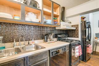 College Station Getaway with Hot Tub and Courtyard! - 2