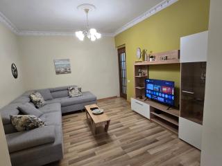 Old Soul, Modern Comfort Apartment - Tirana - 0