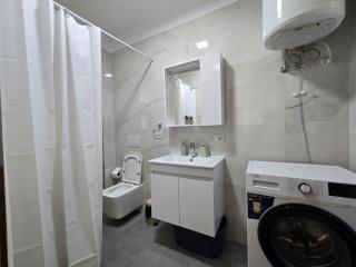 Old Soul, Modern Comfort Apartment - Tirana - 2