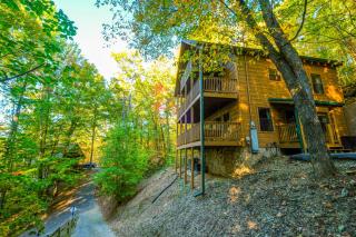 3 BR3 bath sleeps 8 located between GBurg & PF! Hot tub, pool table, dog friendly, privacy! - Sevierville - 3