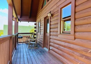 1BR log cabin sleeps 6- walking distance to Wonderworks and 5 miles to Dollywood! - Pigeon Forge - 9