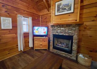 1BR log cabin sleeps 6- walking distance to Wonderworks and 5 miles to Dollywood! - Pigeon Forge - 5