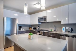 Modern Apt Downtown - 3