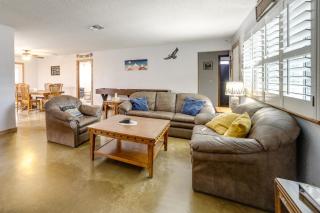 Riverfront Camp Verde Retreat with Game Room - Camp Verde - 6