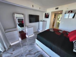 Miami Area apt 1b 1b - Hallandale Beach - 2