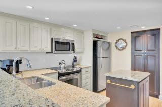 Oceanfront w Pool Beach Access Balcony View 312 B Shipwatch by AvantStay - Isle of Palms - 1