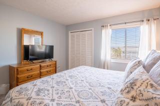 Oceanfront with Pool at Sea Colony 27B - 4