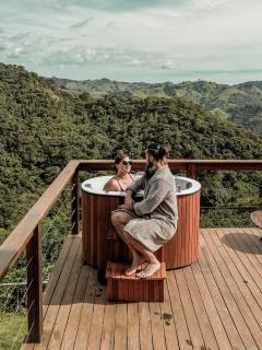 Cabana na montanha com Ofurô ao ar livre, churrasqueira, trilha com cascata e Starlink - 0