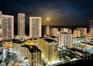 The Royal Studio of Beachwalk - Hallandale Beach - 1