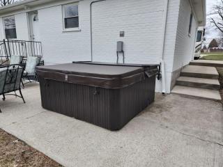 Hot tub bubbles on Butler - Mason - 1