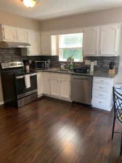 4 Bed 2.5 Bath Sleeps 10- King of Karincrest - Middletown - 8