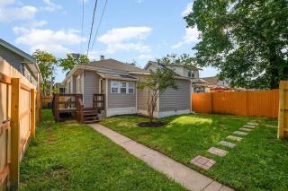 Dayton Street Sports Haven - 3 Bed 2 Bath Sleeps 8 - Hamilton - 8