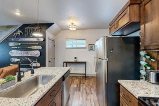 Rosey - The Petite Chalet in the Pines - Donnelly - 4