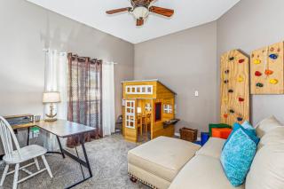 8347 Shipton St - 7