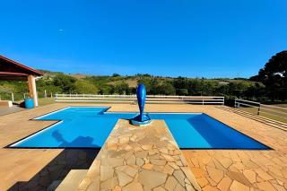 Chácara com 4 Chalés, grande piscina e muito verde - Atibaia - 2