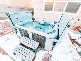 Hot Tub, King Beds, Pet Friendly Close to I25 - 0