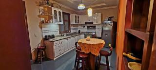 Elegante Casa de 4 dormitorios en el centro historico con hermosos muebles y free parking - Cuenca - 0