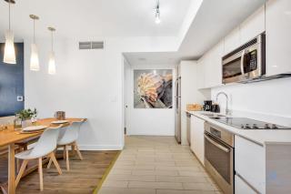 1BR Apartment with Balcony-Near Beach - Hallandale Beach - 5