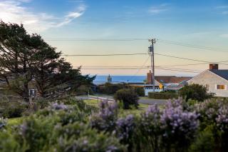 Half Block to Beach w Oceanview Patio Balcony The Shore Pine by AvantStay - Arch Cape - 5