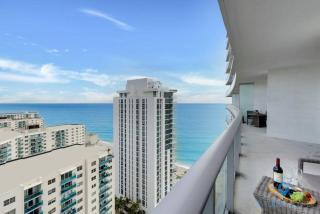 Ocean Views - Balcony & Resort Pool Paradise - Hollywood - 4