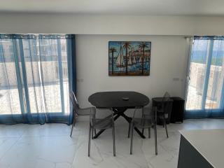 Modern Chic Seaview Appartement - 9