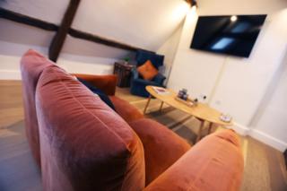 The Mews Attic - 8