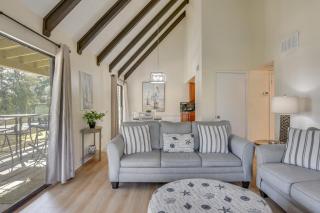 Bright Miramar Beach Condo - Walk to Beach! - Destin - 6
