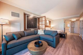 No Resort Fee StripView Balcony+ Free Valet+ Pool - 6