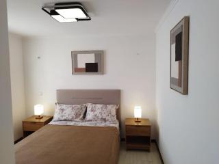 Apartamento T1, amplo e arrejado - Praia - 8