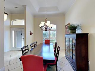 Beach Beauty 4 bed 3 bath home 5 min walk to beach in gated community - Destin - 2